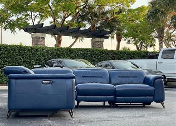 Sofa/Couch Sectional - Recliners - Leather - Delivery Available 🚛z