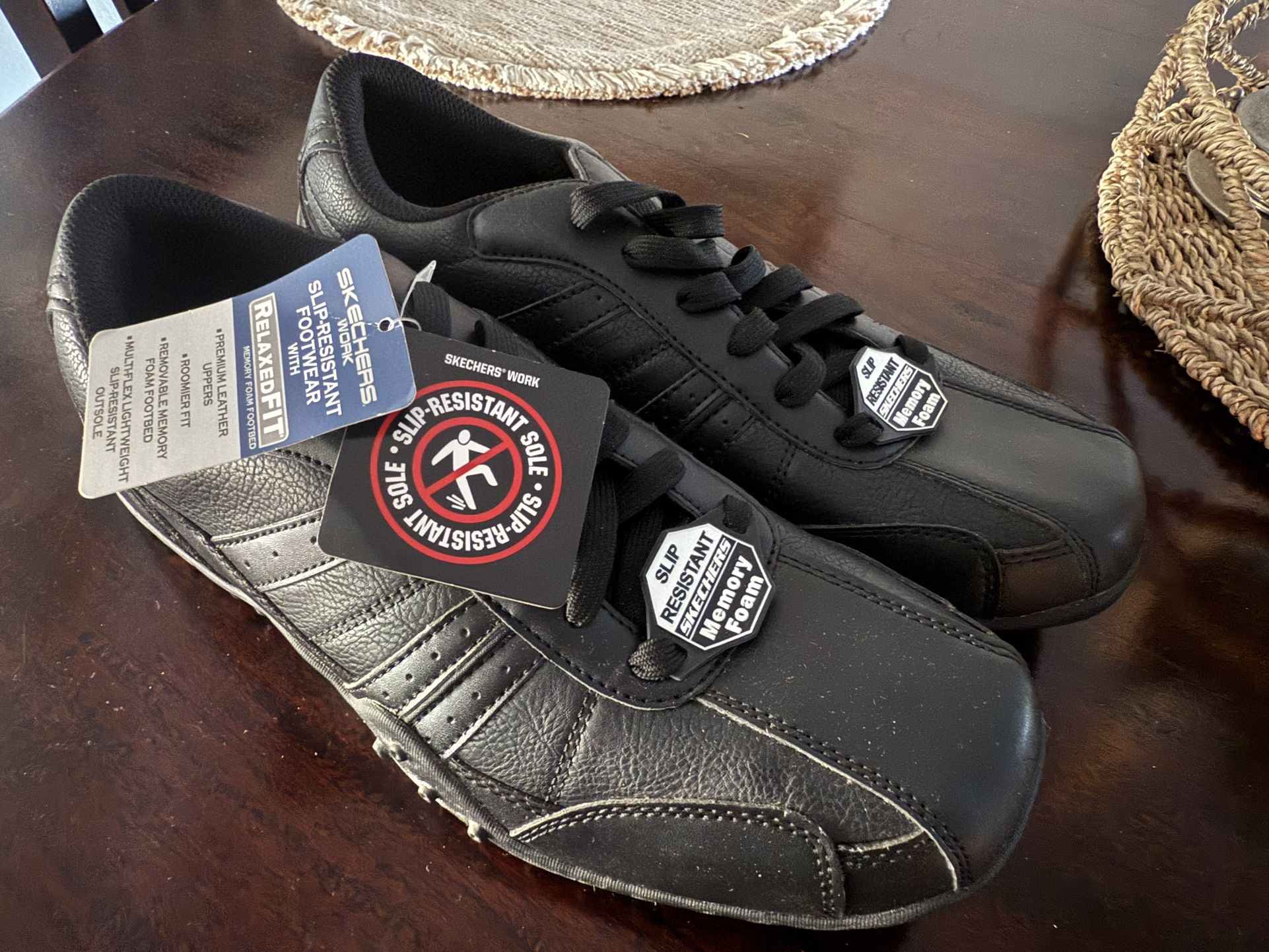 SKECHERS WORK RELAXED FIT: SLIP RESISTANT SiZe 11