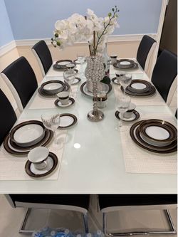 Frosted glass dining room table and  6 chairs
