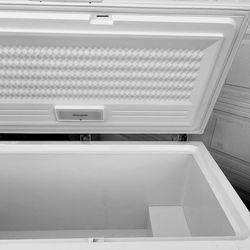 15 Cubic Foot  Frigidaire Chest Freezer