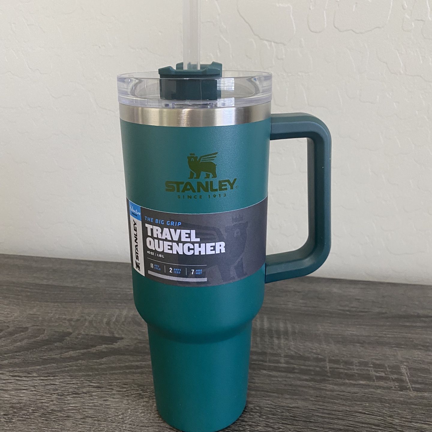 Stanley Cup Tumble 40oz Pool Ombre Brand New Flowstate Quencher for Sale in  Phoenix, AZ - OfferUp
