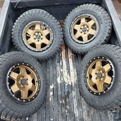 17x9 Raceline Wheels And Tires 265/70/17 Forceland RT