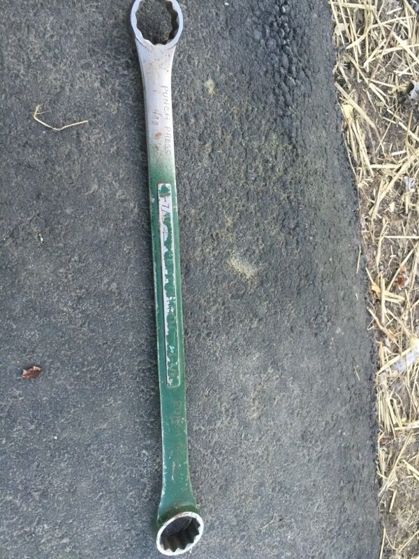 Craftsmen wrench 1 7/16 - 1 1/2
