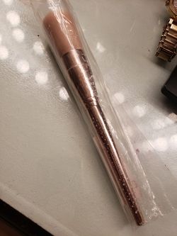 BareMinerals finishing brush