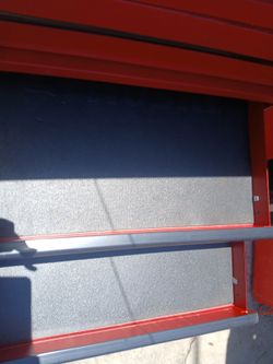 Husky locking tool hutch