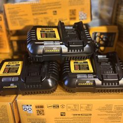 DEWALT 6 Amp Battery Charger