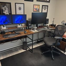 Customizable Office Desk