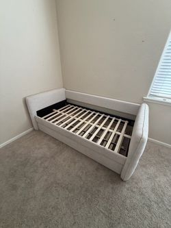 Wemy Daybed W Pull Out Trundle, Modern Ivory Chenille Upholstery