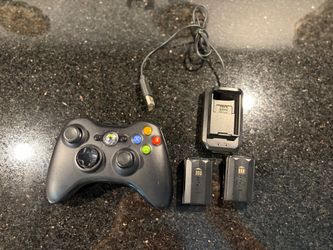 Microsoft Xbox 360 & PC Wireless Controller with 2 dreamGear Batteries & Charger