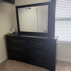 6-Drawer Dresser with Mirror – Black Finish