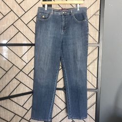 GLORIA VANDERBILT STRAIGHT LEG JEANS FOR WOMEN SIZE 12 short