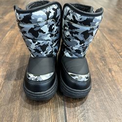 Warm Winter/Rain Boots. $5