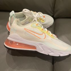 Brand New Women’s  Nike 270 - Size 7 