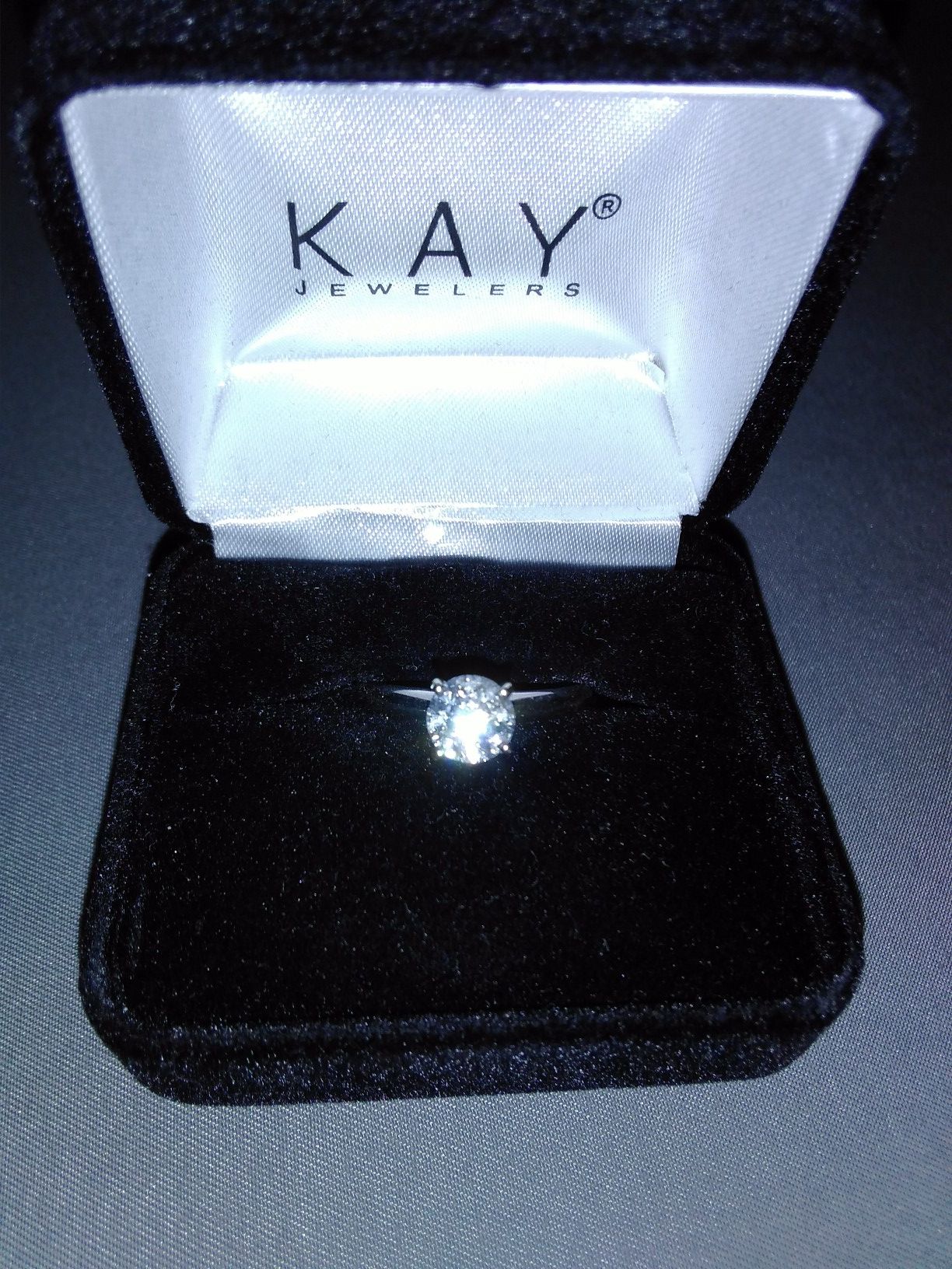 Very new beautiful 1.02karat diamond ring in 14k white gold