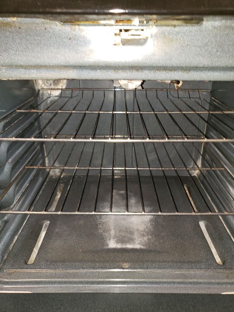 Hotpoint black gas stove in great condition