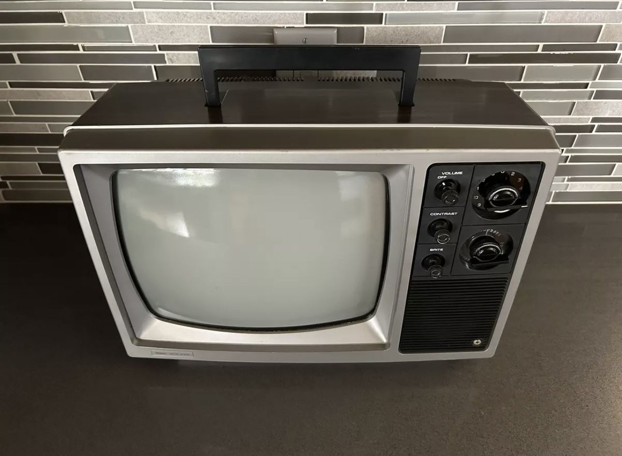 1978 Sears 12” Black & White Portable CRT TV Solid State Television Woodgrain TESTED ✅