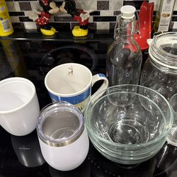 Bandejas y botellas todo por $15