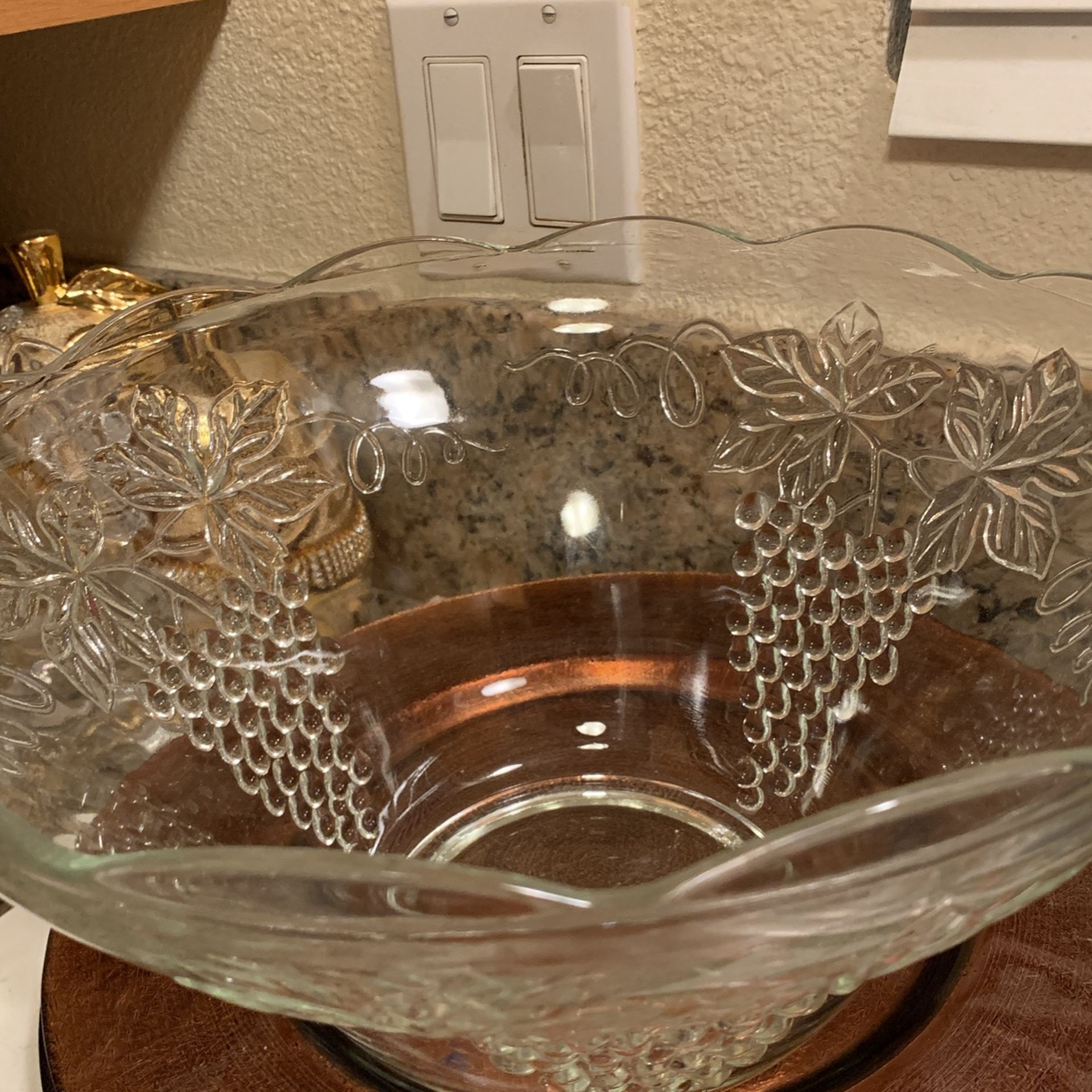 Punch bowl includes 9 punch bowl cups