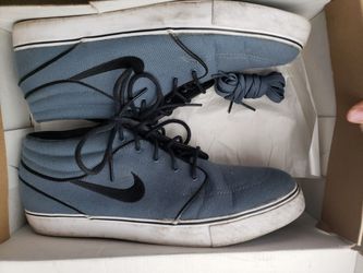 Canvas Janoski mids size 13