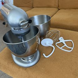 KitchenAid Artisan Series Contour Silver 5-Quart Stand Mixer + 3 Attachments + 2 Bowls