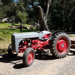 FORD 9N/2N TRACTOR