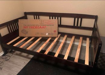 Twin Day Bed frame/ Drawers