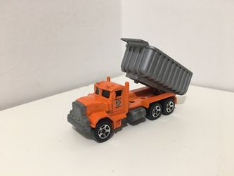 Hot wheels dump truck