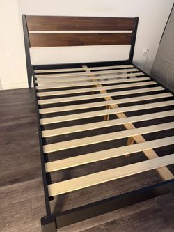 Beautiful Modern Queen Bed Frame And Mattress