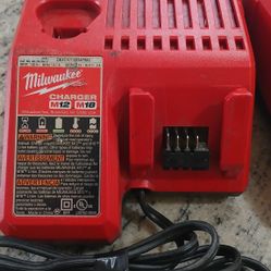 Milwaukee M12/ M18 Charger