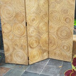 Handcrafted Coiled Seagrass Rope Screen