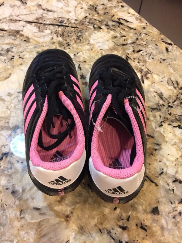 Adidas girls soccer boots size 2.5
