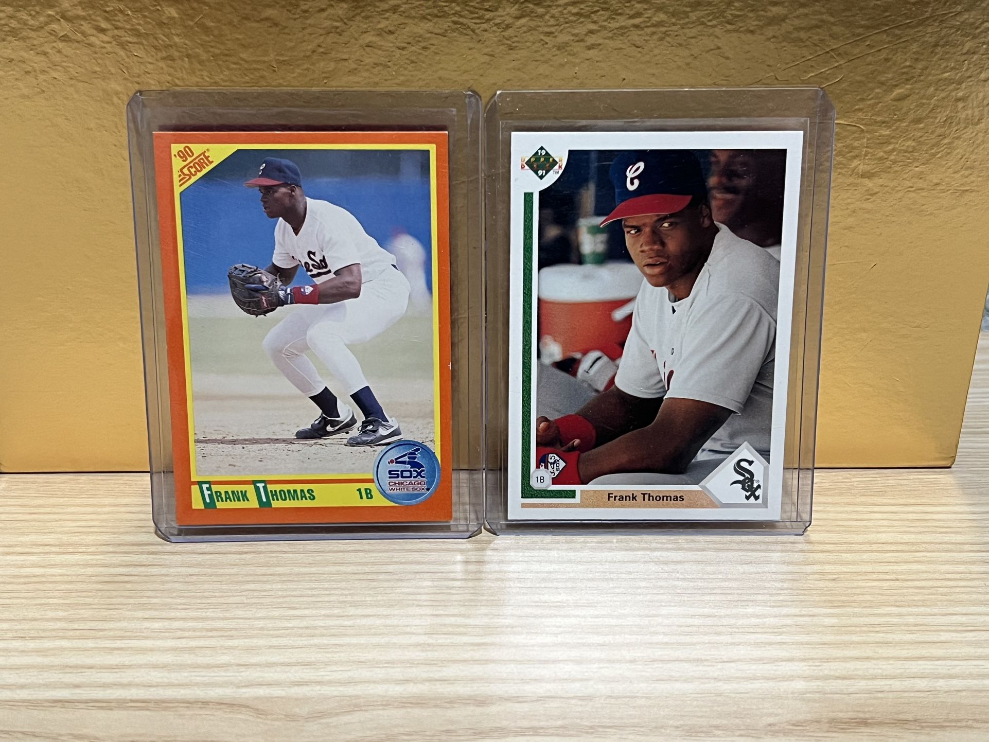 HOF Frank Thomas Rookie Baseball Cards (1990 Score and 1991 Upper Deck)  Sharp Cards!! for Sale in Hialeah, FL - OfferUp
