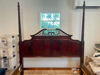 Cherry wood 4 post Cal King/King adjustable bed frame good cond as is pick up deliver.