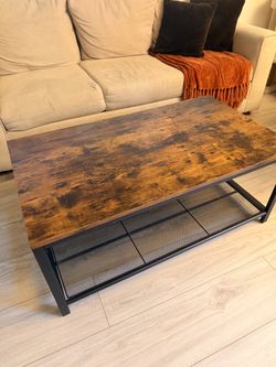 Coffee table with 2 side tables