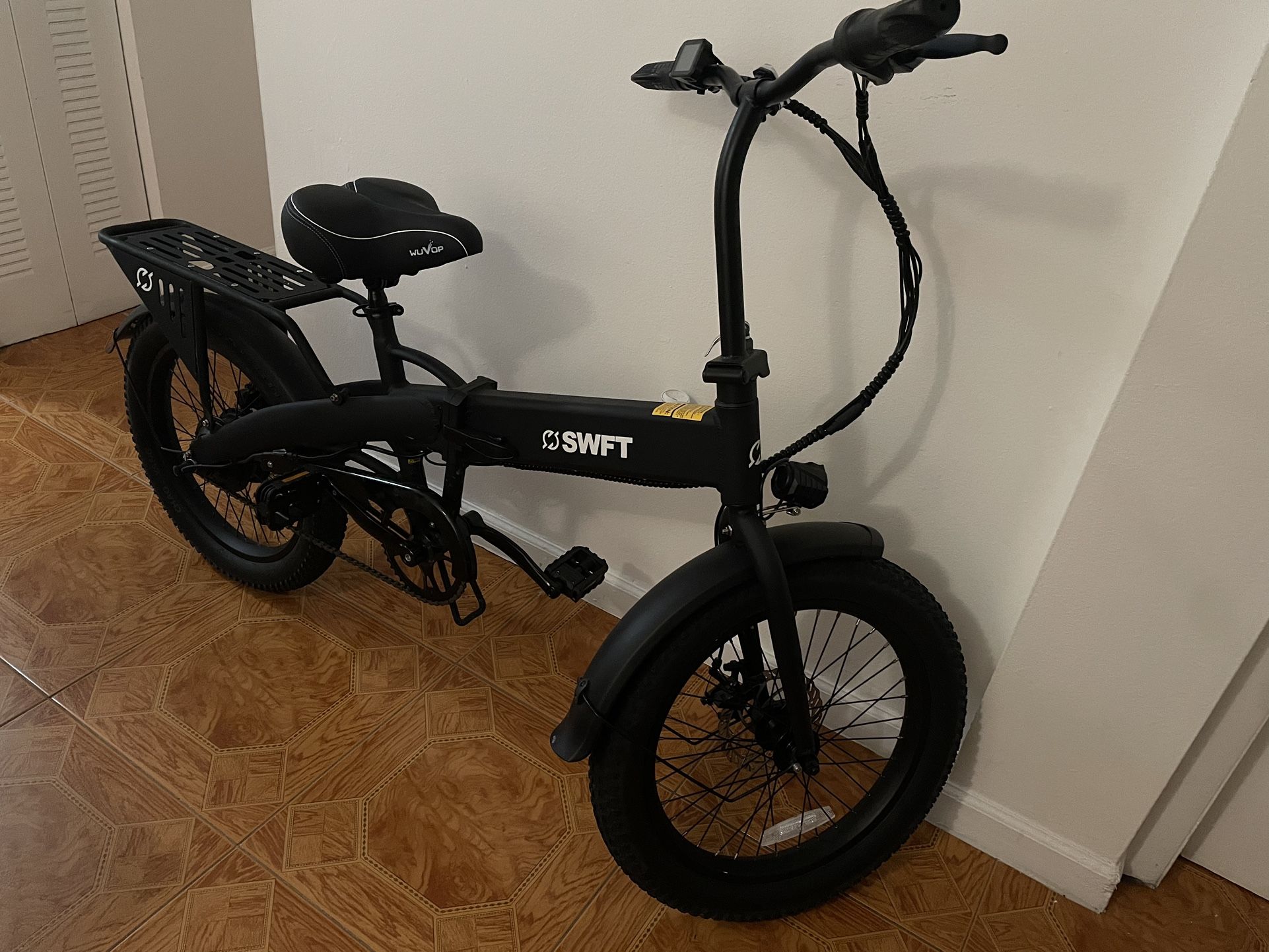 Electric Bicycle. Bicicleta Eléctrica.