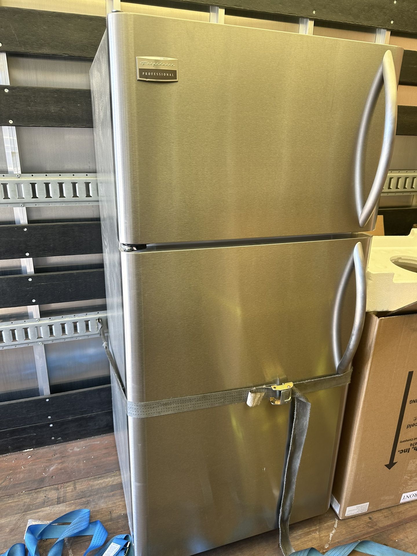Frigidaire Topmount Refrigerator