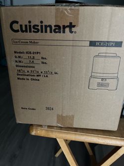 Ice cream maker machine