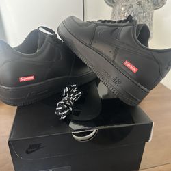 Nike X Supreme Air Force 1 Black Size 9