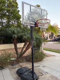 Basketball hoop