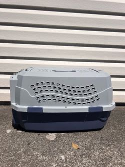 Cat carrier- like new
