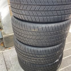 225/40/19 Kumho Tires Very Good Conditions 