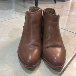 nike court legacy 20$ and Aldo Reravia ankle boots 20$ 