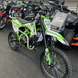 Brand New Xmotos 125cc Manual Dirt Bike