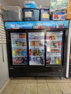DUKERS refrigerador comercial
