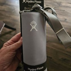Hydro Flask Bottle Sling.  Zipper On Back. New