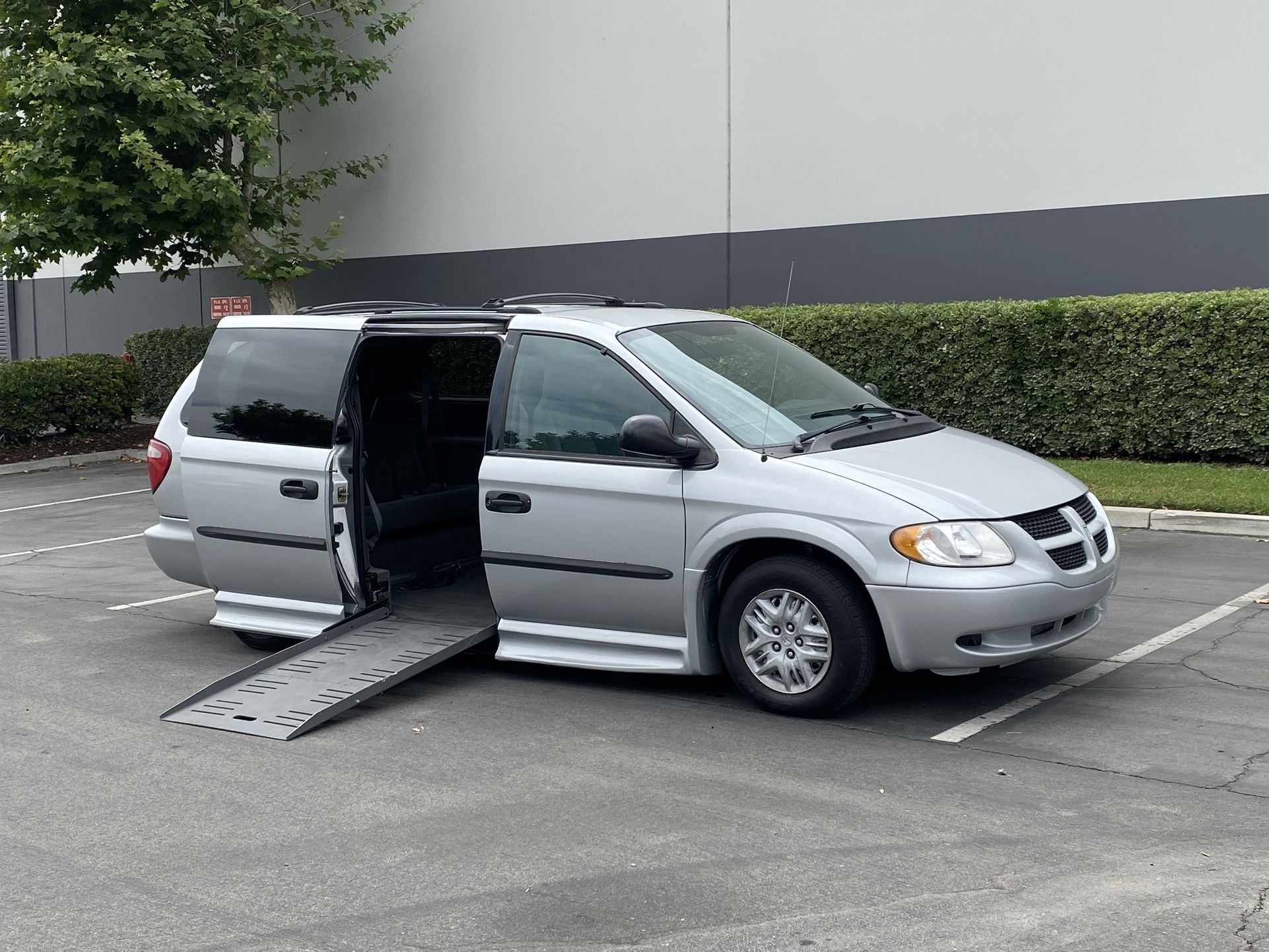 Wheelchair Handicap Ramp Van