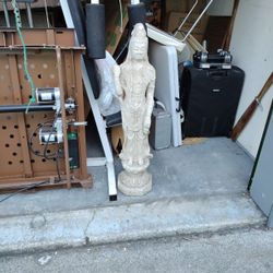 Statue