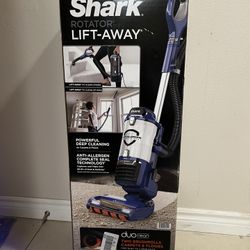 Shark Rotator Lift Away Duo Clean Brand New 200 Firm