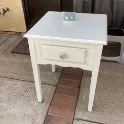 24x19 Inches White Wooden Side Table (VALENCIA) $25