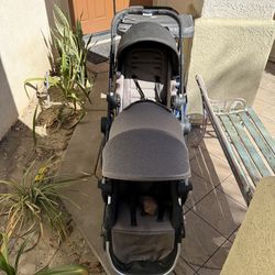 City Select lux stroller retailed at 1,000 selling for 200.00